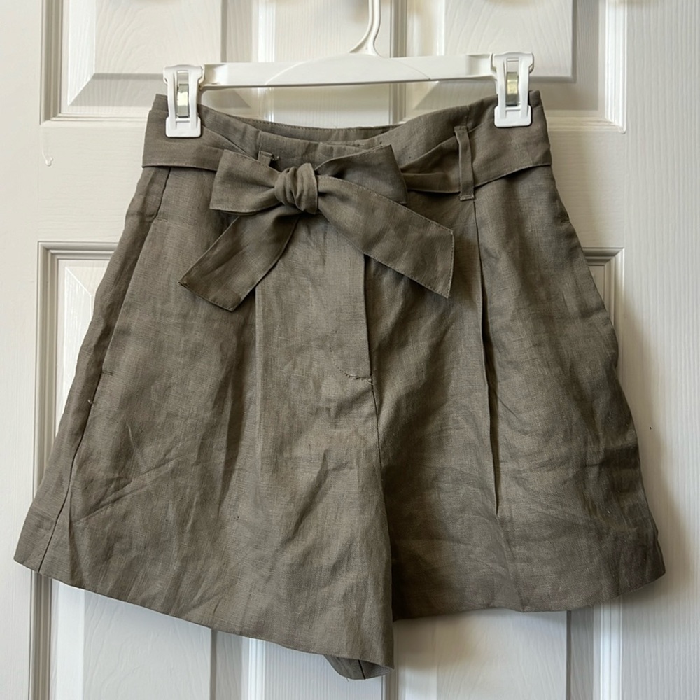 NWT Zara Taupe Womens Shorts with Bowtie Strap and Pockets (S), never worn